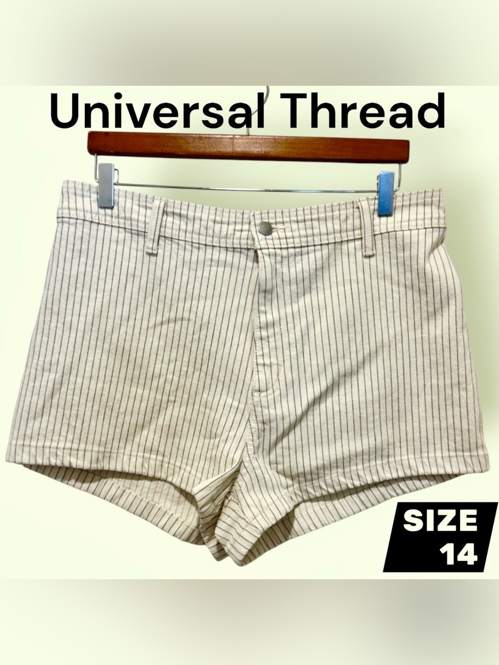 NEW Universal Thread Women's Shorts, Size 14, Beige/Black Stripes With Zipper.